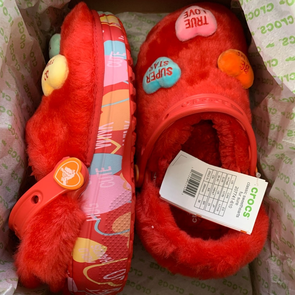 Sweetheart fuzzy crocs Limited Edition